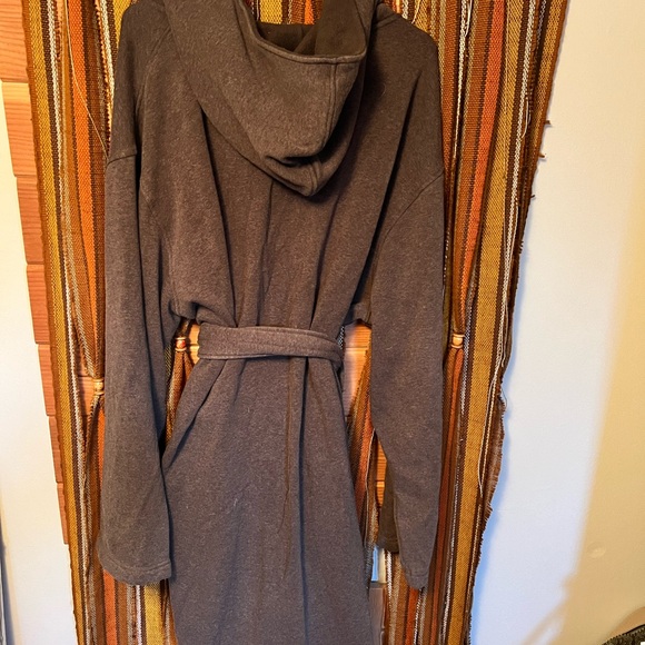 Ugg Men’s Robe - Picture 3 of 3